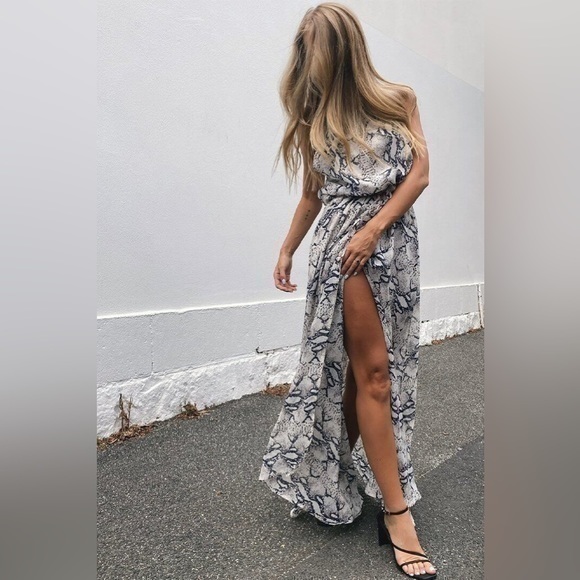 SNDYS Tahyna Animal Reptile Print Halter Maxi Dress - Picture 4 of 8